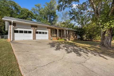 1411 Caramel Cir, Hixson, TN 37343