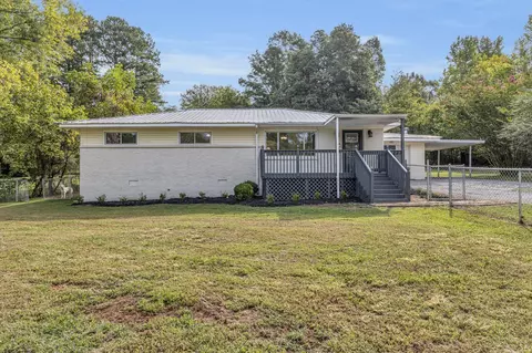 351 Rainbow Dr, Rossville, GA 30741