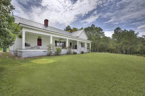 628 SW Nelson Lake Rd, Calhoun, GA 30701