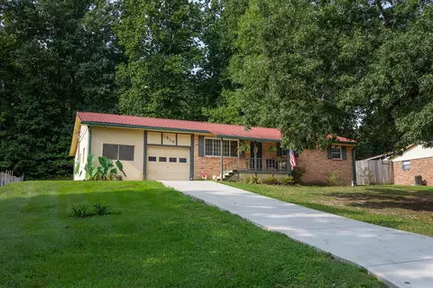 1910 Plantation Dr SE, Cleveland, TN 37323