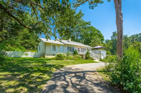 303 Wildwood Ave, Signal Mountain, TN 37377