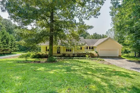 79 Oakwood Manor Dr, Chatsworth, GA 30705