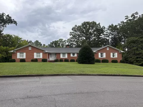 10 N Lynncrest Dr, Chattanooga, TN 37411