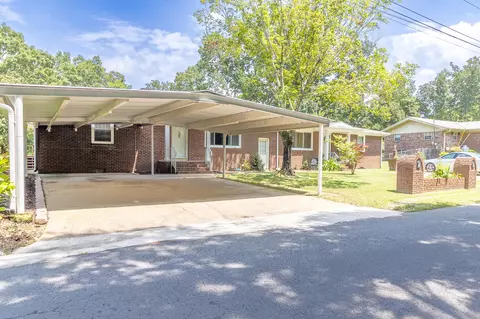 1867 S Boyd Dr, Rocky Face, GA 30740