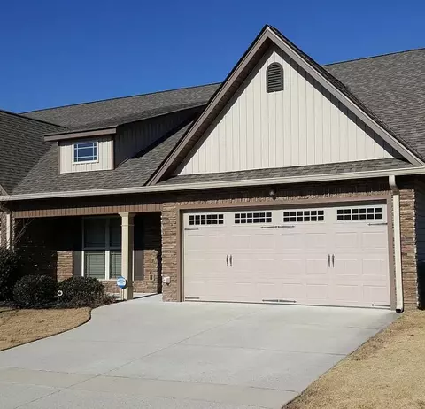 6889 Village Lake Cir, Chattanooga, TN 37412