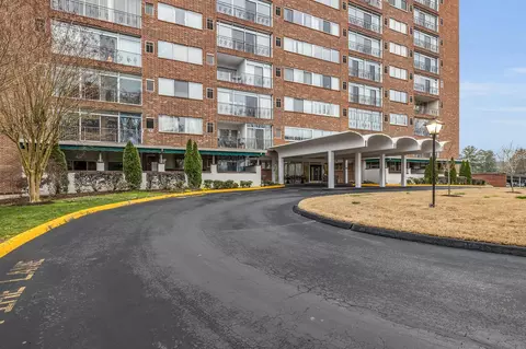 1414 Continental Dr #804, Chattanooga, TN 37405