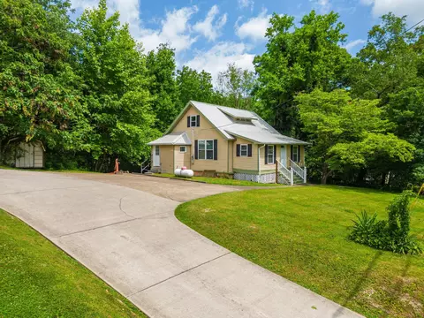 4675 University Dr, Ooltewah, TN 37363