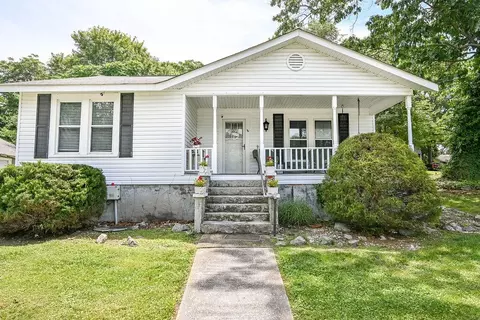 912 S Oakwood St, Rossville, GA 30741
