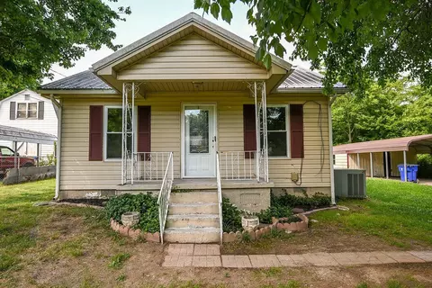 1917 Lois St SE, Cleveland, TN 37311