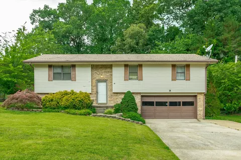 8106 Blue Spruce Dr, Hixson, TN 37343