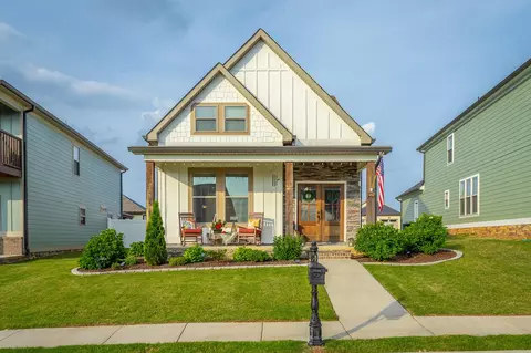 225 Tuscany Village Dr, Ringgold, GA 30736