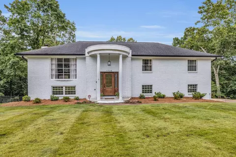 1728 Lake Wood Cir, Hixson, TN 37343