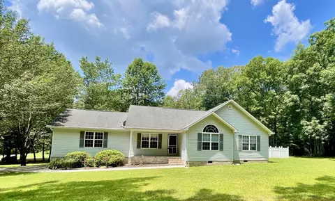18 Woodland Ct, Trenton, GA 30752