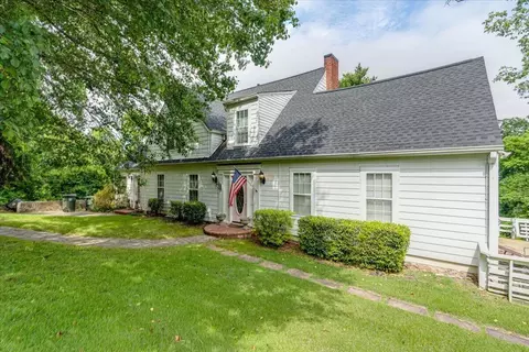 2884 Crest Terrace Dr, Chattanooga, TN 37404