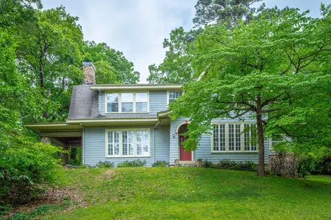 105 Woodlawn Dr, Chattanooga, TN 37411