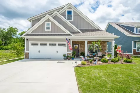 171 Country Cove Dr, Rossville, GA 30741