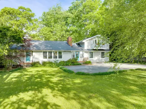 1510 Lula Lake Rd, Lookout Mountain, GA 30750