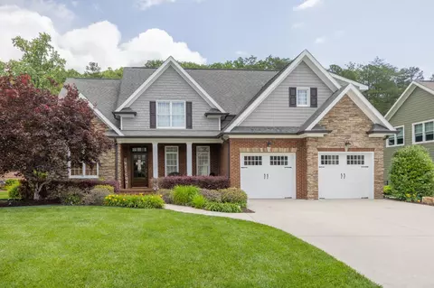 879 Deer Valley Dr, Hixson, TN 37343