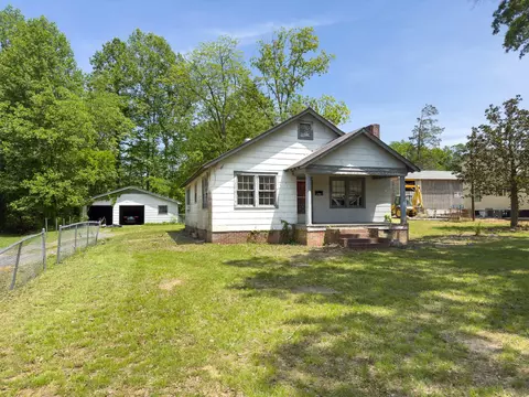1301 Pinehill Rd, Dalton, GA 30721