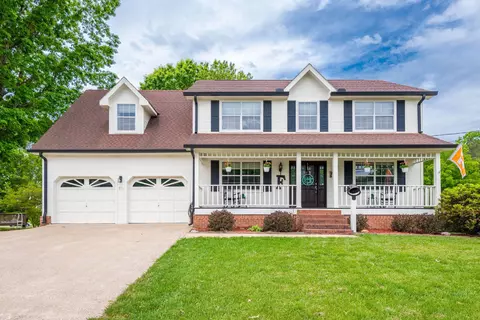 9917 Rolling Wind Dr, Soddy Daisy, TN 37379