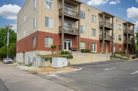 817 Flynn St #302, Chattanooga, TN 37403