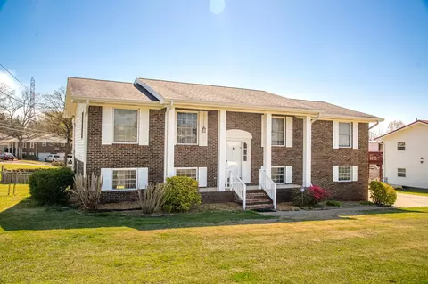 132 Rocky Ford Rd, Rossville, GA 30741