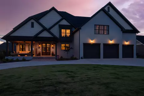 2015 Merlin Drive Dr, Chattanooga, TN 37421 photo 1