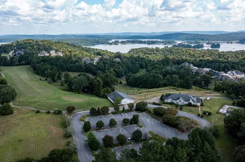 5808 Club House Dr, Chattanooga, TN 37416