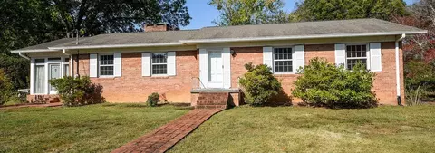 2325 Harris Cir NW, Cleveland, TN 37311