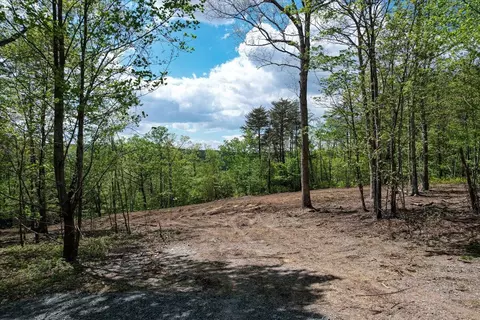 8503 Plateau Ct, Soddy Daisy, TN 37379