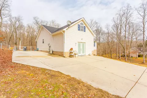 765 Van Dell Dr, Rock Spring, GA 30739 photo 2
