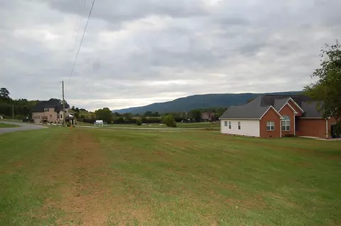 39 Hearthstone Dr, Dunlap, TN 37327