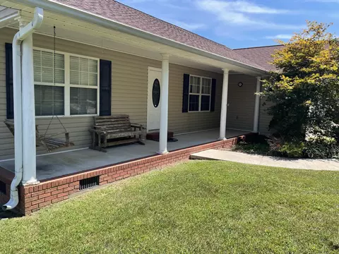222 Farmway Dr SE, Cleveland, TN 37323