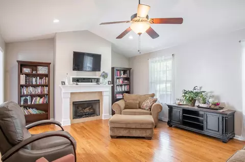 7055 Maple Leaf Ln, Harrison, TN 37341 photo 5