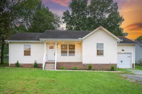 145 Nelson Dr, La Vergne, TN 37086