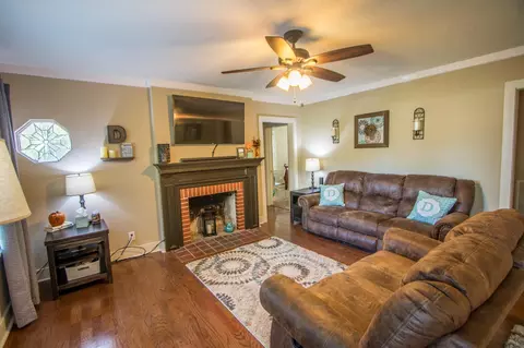 6228 E Brainerd Rd, Chattanooga, TN 37421 photo 2