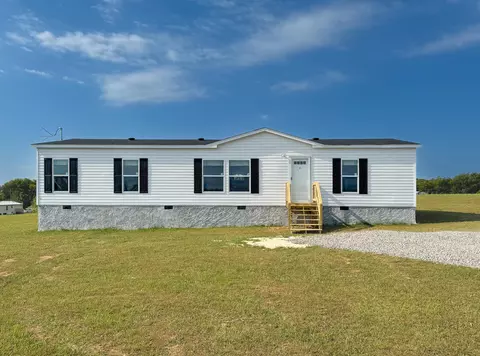 30 Jonathan Dr, Chatsworth, GA 30705