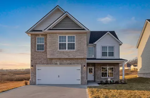 610 Kinross Dr, Clarksville, TN 37043