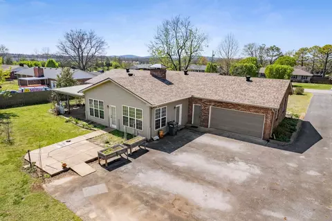 809 Silver Meadow Dr, Lebanon, TN 37090