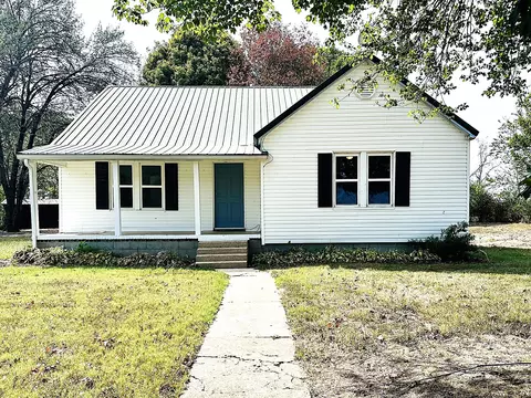 11 Genson Rd, Lawrenceburg, TN 38464