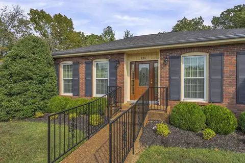 208 Hillcrest Dr, Ashland City, TN 37015