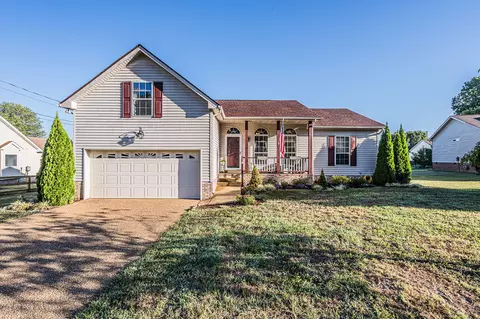 106 Pembroke Ct, White House, TN 37188