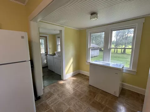 110 E Main St, Loretto, TN 38469 photo 6