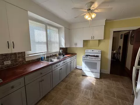 110 E Main St, Loretto, TN 38469 photo 5