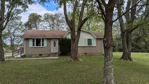108 E Williams Dr, Portland, TN 37148