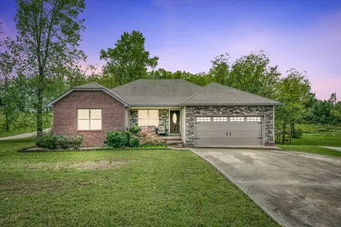 571 Victoria Ln, Sparta, TN 38583