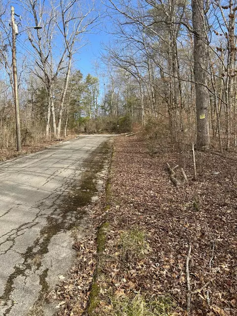 67 Lamont Ln, Chattanooga, TN 37415