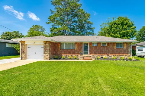 85 Elaine Cir, Fort Oglethorpe, GA 30742
