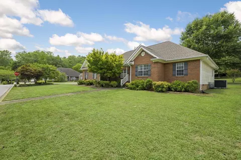 301 Knoll Creek Cir, Chattanooga, TN 37415