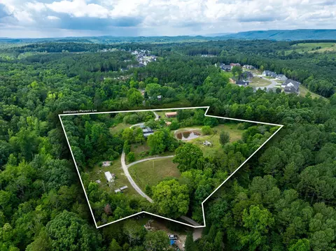 12317 Midway Church Rd, Soddy Daisy, TN 37379